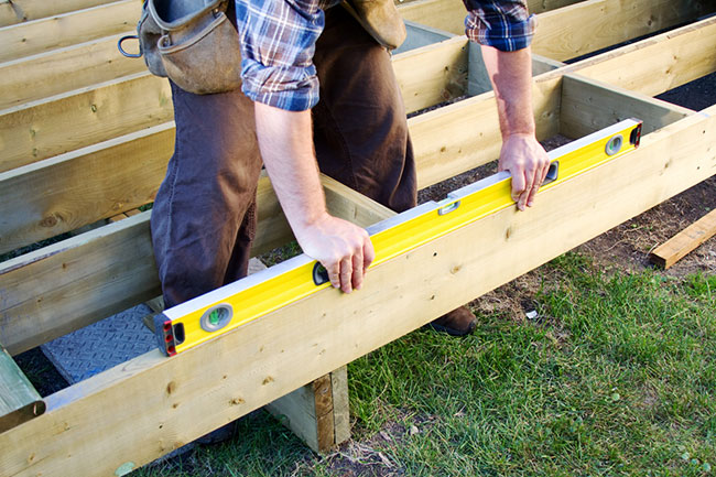Why Deck Construction is a Job Best Left to the Professionals